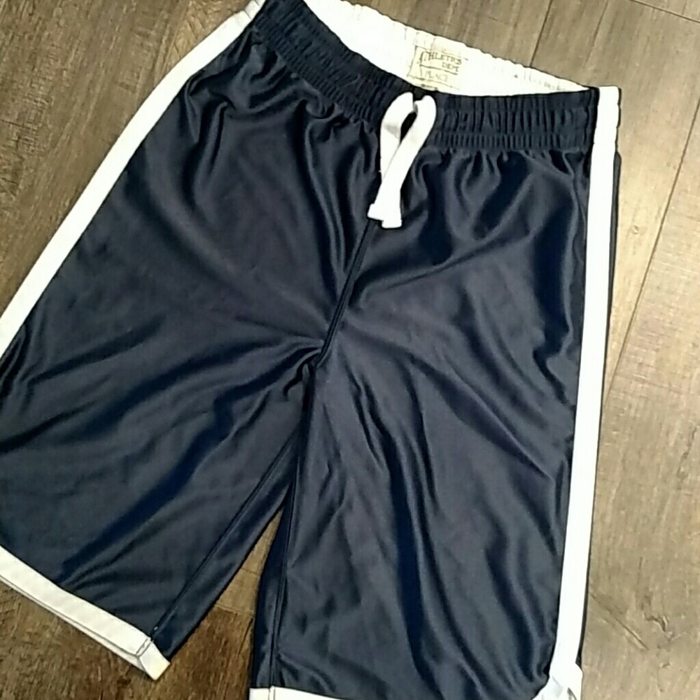 Shorts - Picture 3 of 4
